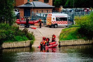 West Mercia Search & Rescue search the River Severn in Shrewsbury 