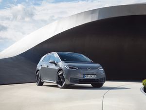 Supporting image for story: Volkswagen ID.3 gets top marks in crash tests