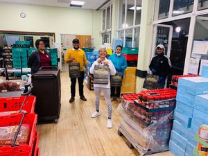 Supporting image for story: Restaurant owners near target of giving away 100,000 free meals during pandemic