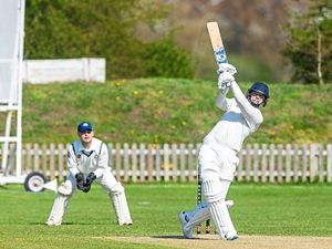 Supporting image for story: Nawaz and Beales hit form to guide Milford to victory