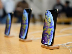 Supporting image for story: Google bug hunters say they found several Apple iMessage flaws
