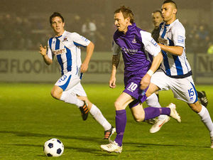 Supporting image for story: Nuneaton 1 AFC Telford 0 - in pictures