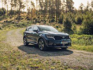 Supporting image for story: First Drive: Is the handsome Kia Sorento a decent match for its frugal diesel engine?