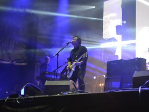 Supporting image for story: Manic rush as eisteddfod headliners sell out an hour after going on sale