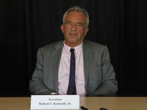 Supporting image for story: Kennedy halts funding for vaccines to fight Covid-19 and flu