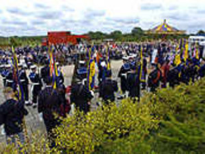 Supporting image for story: 1000s flock to Service Day