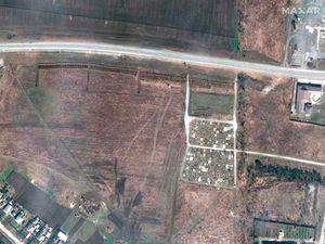 Supporting image for story: Satellite images reveal possible mass graves near Mariupol