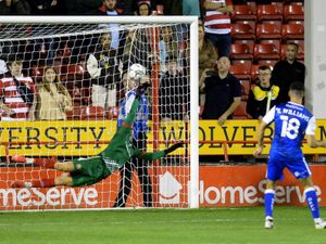 Supporting image for story: ‘Fearless’ Walsall goalkeeper Carl Rushworth impresses Matt Taylor