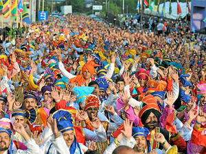 Supporting image for story: Spectacular sight as Bhangra dance record set