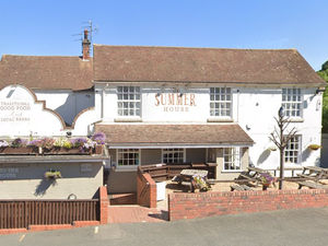 Supporting image for story: Sadness as a landmark West Midlands pub announces its closure its doors due to 'rising costs from brewery'