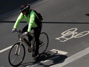 Supporting image for story: Google Maps to offer biking and ride-sharing combination options
