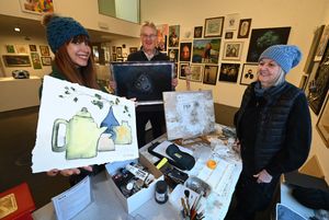  Elizabeth Whitehouse, Simon Tew and Gail Britt.