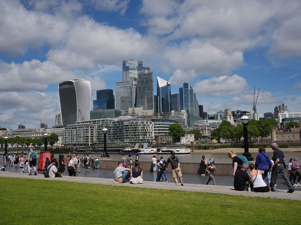 Last weekend of spring could hit 27C but unsettled weather to come