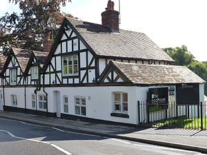 Supporting image for story: £253 fine for drunk and disorderly Boathouse chef 