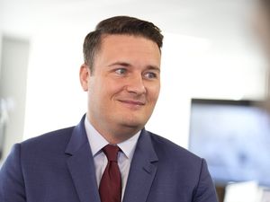 Supporting image for story: Streeting says Farage allowed ‘racist leaflet’ to go out in Scottish by-election