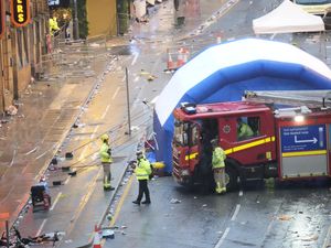 Supporting image for story: Witnesses describe Liverpool victory parade car horror