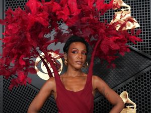 Supporting image for story: Singer tells court Combs threatened to kill her after she saw him hit girlfriend