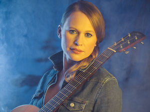 Supporting image for story: One-woman show marks 200th anniversary of Florence Nightingale