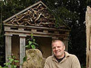 Supporting image for story: Temple garden opens for charity