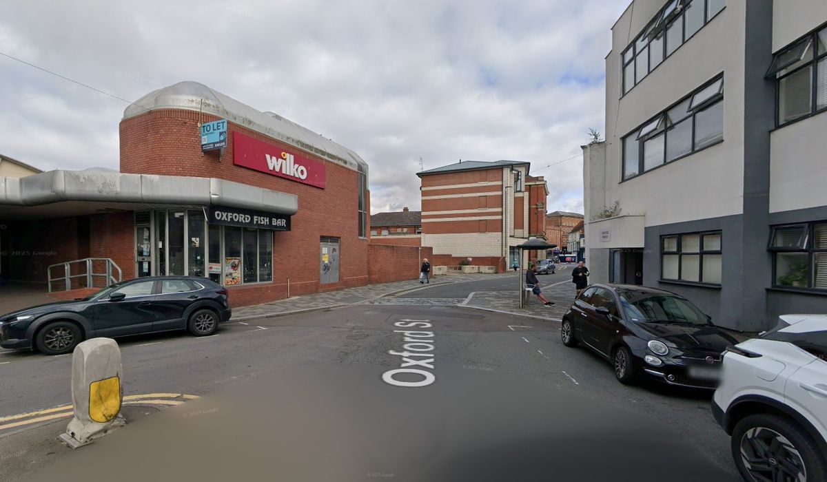 Roads closed in Kidderminster town centre as fire crews tackle blaze in building