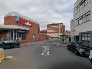 Supporting image for story: Roads closed in Kidderminster town centre as fire crews tackle building blaze