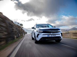 Supporting image for story: First Drive: Does the Vauxhall Grandland GSe work as a sporty hybrid SUV?
