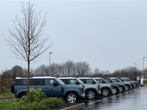 Supporting image for story: Worldwide microchip shortage puts stop to Defender production 