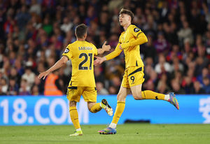 Supporting image for story: Wolves: How does Jorgen Strand Larsen compare to Raul Jimenez