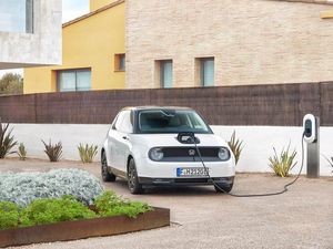 Supporting image for story: First drive: Is the Honda e an all-electric vision of the future?