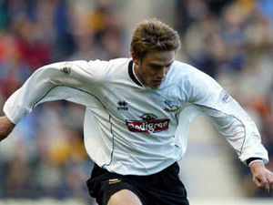 Supporting image for story: Harriers sign £3m man Lee Morris