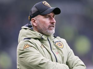 Supporting image for story: Hull sack head coach Tim Walter