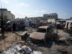 Supporting image for story: UN humanitarian chief says essential supplies are ‘running out’ in Gaza