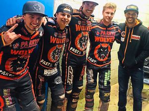 Supporting image for story: Wolverhampton Wolves book play-off spot with stunning performance