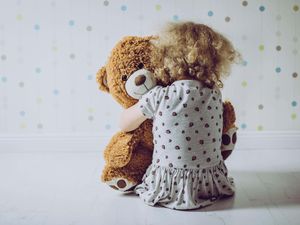 Supporting image for story: Third of women and quarter of men abused in childhood, new estimates suggest