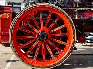 Supporting image for story: Traction engine steam causes Shrewsbury car fire scare