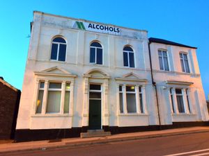 Supporting image for story: Gin production to move from Oldbury after more than 100 years