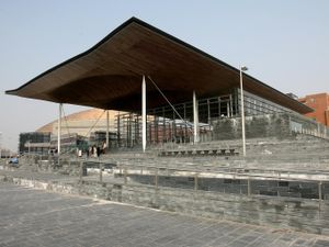 Supporting image for story: Investigation into Senedd drinking row finds ‘possible breach of regulations’