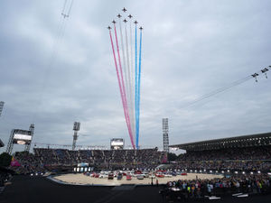 Supporting image for story: Commonwealth Games opening ceremony: Red Arrows spotted across the West Midlands
