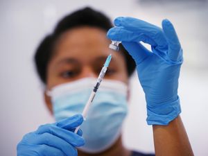 Supporting image for story: Pfizer jab ‘offers 70% protection against hospital admission with Omicron’