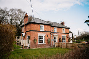 BORDER COPYRIGHT SHROPSHIRE STAR JAMIE RICKETTS 04/03/2022 - Food Review for The Weekend - The Cross Keys, Kinnerley. In Picture: Exterior.
