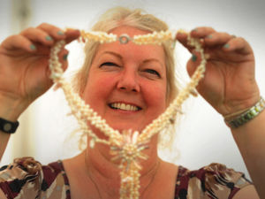 Supporting image for story: Thousands flock to country house fair