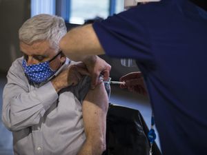 Supporting image for story: 350,000 people in UK have received first Covid-19 vaccine dose – PM