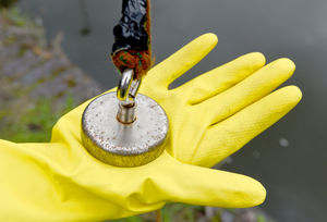 The magnet used for the fishing 