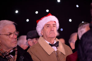 Severn Hospice, Bicton Heath, Shrewsbury ,Lights of Love ceremony for around 1,000 people to remember loved ones..