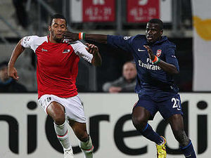 Supporting image for story: Blues close in on Moussa Dembele