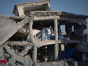 Supporting image for story: Dozens killed seeking aid in Gaza as Israel considers further military action