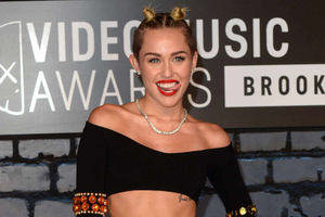 Supporting image for story: Miley's 'sexy' pics sent a shiver down my spine