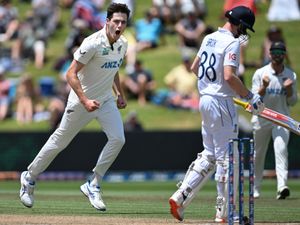 Supporting image for story: England slump to 423-run defeat in final Test against New Zealand