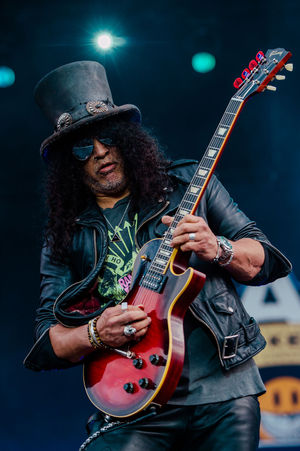 Slash featuring Myles Kennedy and The Conspirators