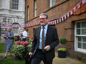 Supporting image for story: Starmer will no longer accept donations for clothes